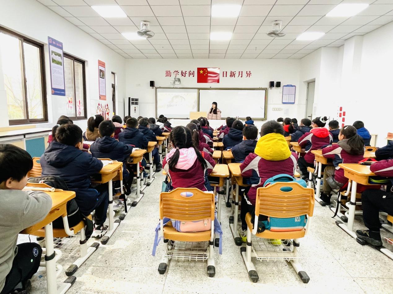 【湖畔·童化课堂】深耕细研踏歌行 共谱教研美新——音乐校本研修之课例研讨_html_m1eb21209.jpg