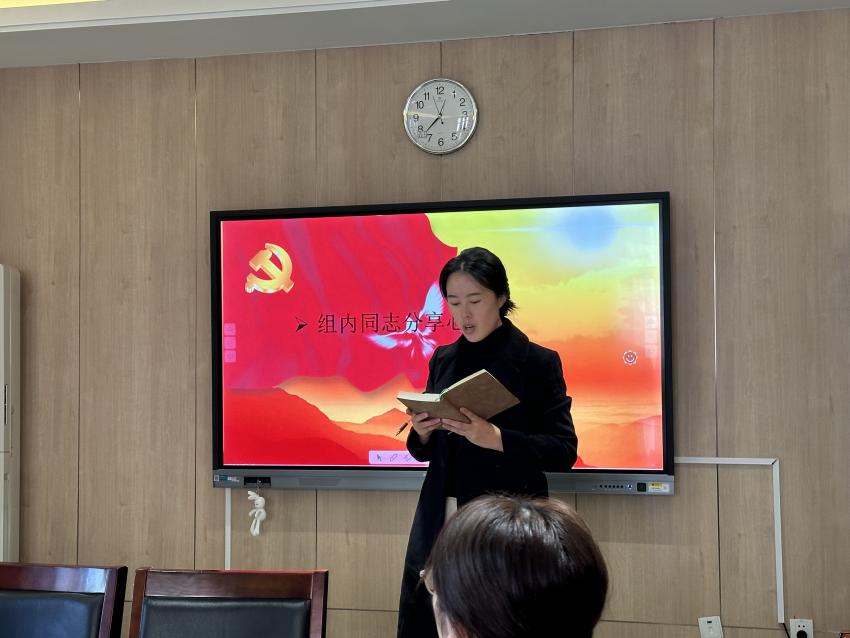 【湖畔·先锋示范】学思想，强党性——金陵小学仙林湖校区党支部习近平《论教育》主题学习活动(1)_html_64ab0d8e.jpg