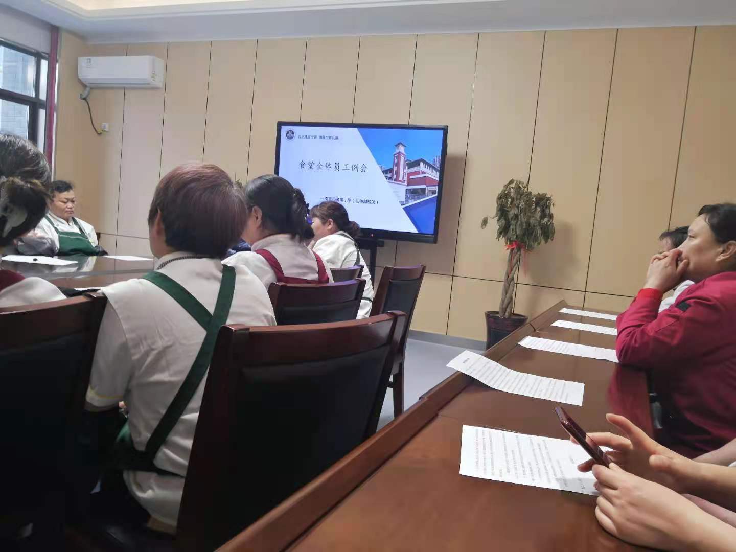为进一步规范食堂管理_html_m53a5a9f1.jpg