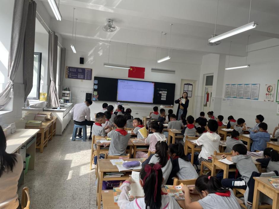 【博学广志】起步有法，指导有路——金陵小学广志路校区语文组校本研修活动_html_m268b3ad8.jpg