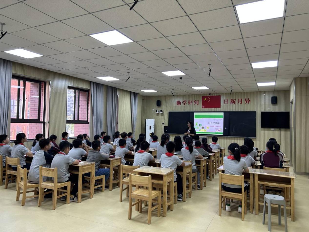 聚焦教育教学变革，推动学校高质量发展——记焦作市马村区实验学校老师走进金陵小学（仙林湖校区）(2)_html_m2db5dcd5.jpg