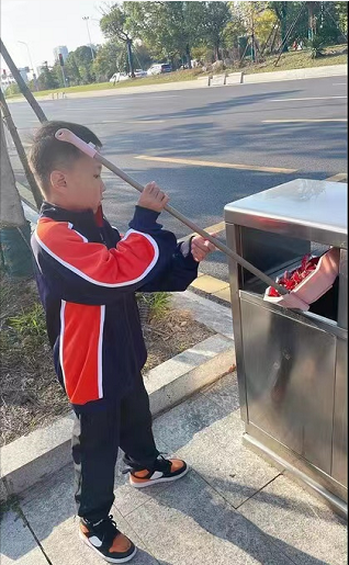 【湖畔·红领巾】“童心向党，薪火相传”——金陵小学（仙林湖校区）建队日系列活动之我为红领巾添光彩_html_m3efabef1.png