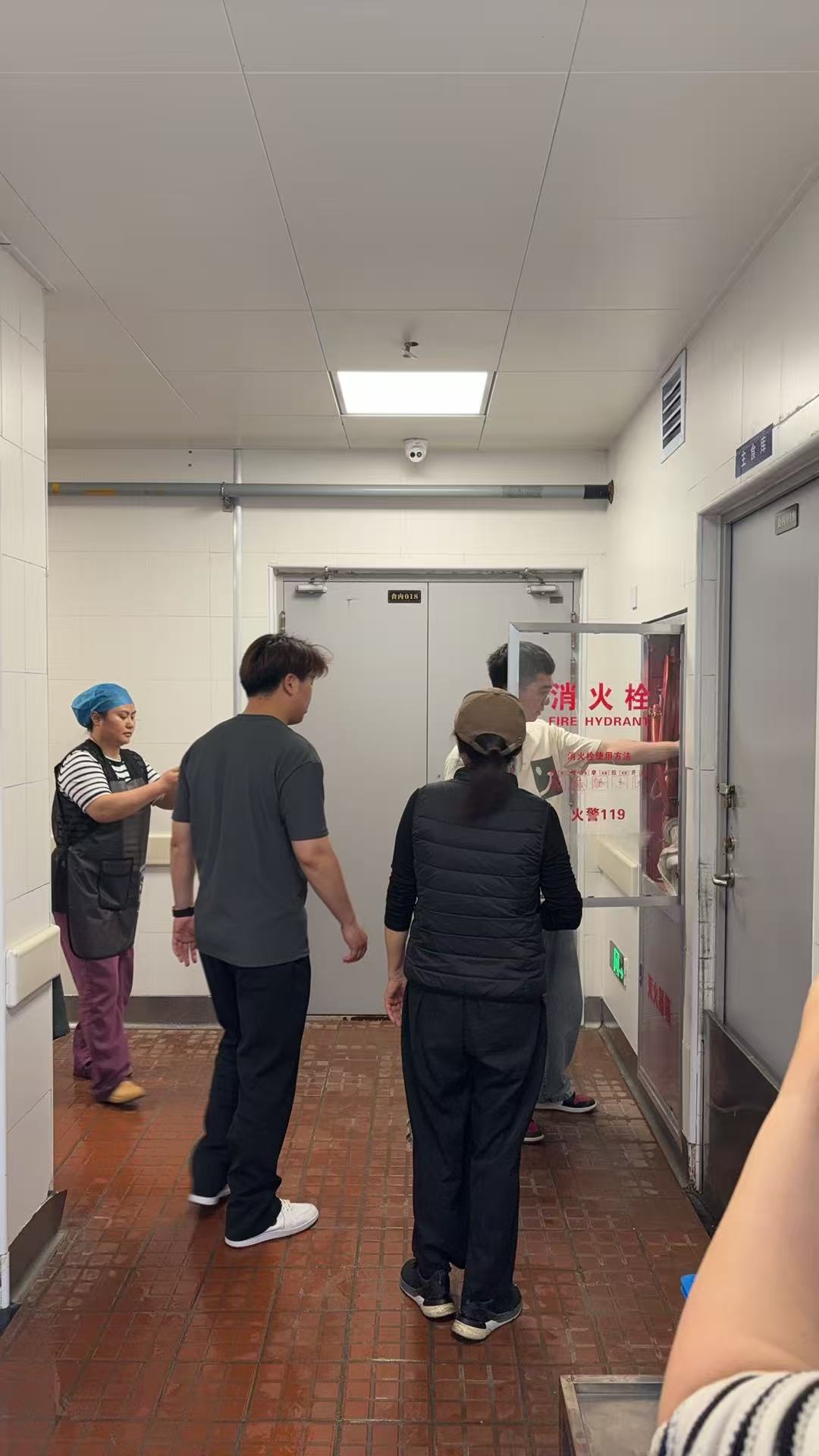 安全无小事 自查护开学——金陵小学（仙林湖校区）开学前校舍普查及安全大检查_html_ddc8d02.jpg