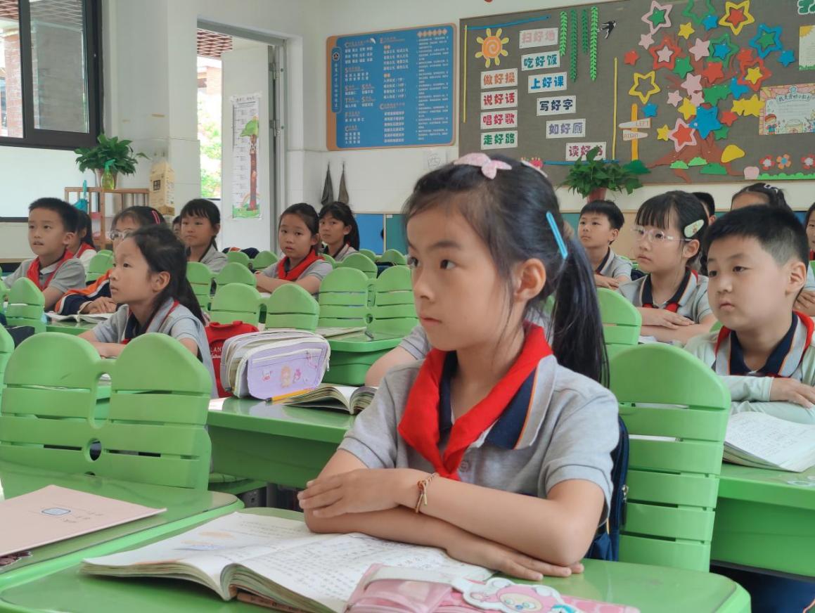【湖畔·童化课堂】童心探语文，妙趣启新思——记金陵小学（仙林湖校区）二年级语文组教研活动_html_m763802c2.jpg