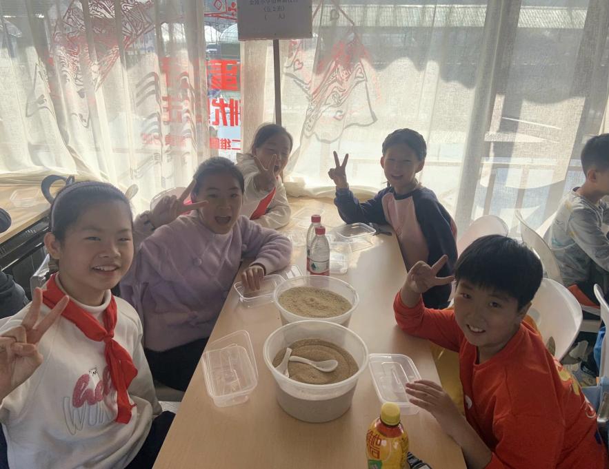 【湖畔·学生活动】探秘农场 劳动“趣”秋游——金陵小学（仙林湖校区）五年级秋季综合实践活动_html_m5d6b1a3a.jpg