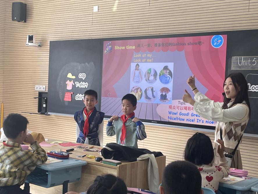 【博学广志】植根传统文化，凸显主题意义——记金陵小学（广志路校区）英语组校本研修活动_html_m19e0ce38.jpg