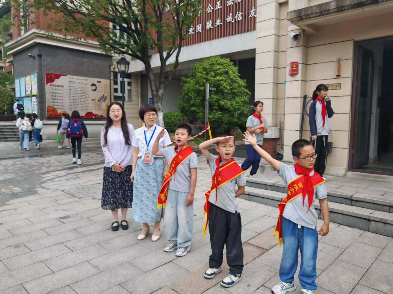 【湖畔·协同育人】初夏正当时，督导促前行-南京市金陵小学（仙林湖校区）6月专项督导_html_4ab38ae7.jpg
