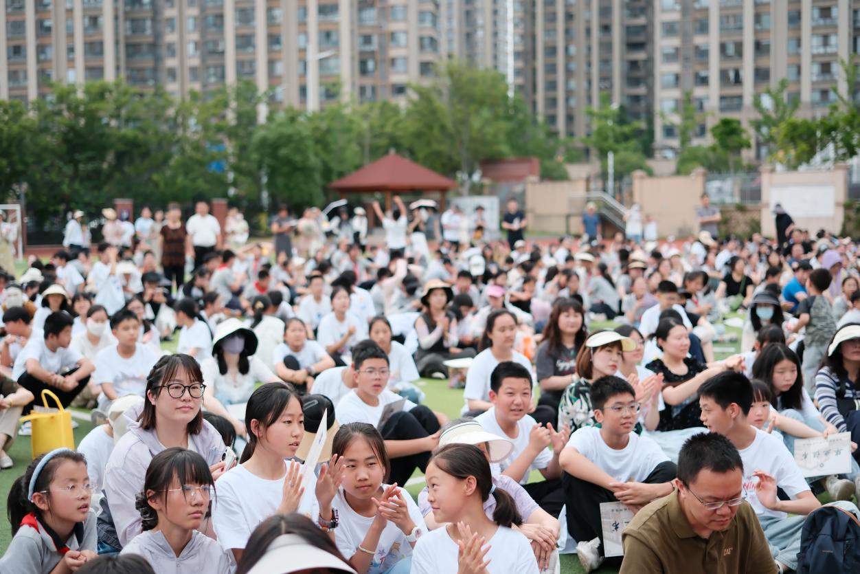 【湖畔·学生活动】永远是夏天——金陵小学（仙林湖校区）2019级毕业典礼圆满举行_html_m382790f0.jpg