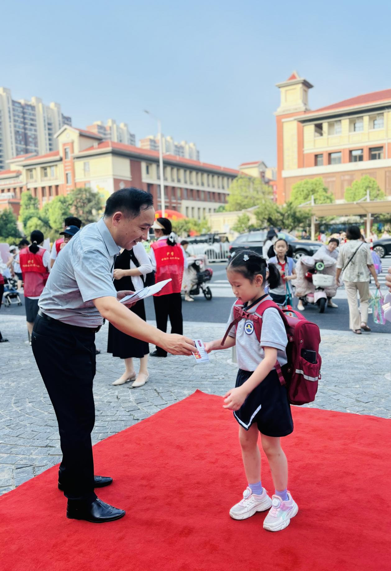【湖畔·学生活动】传承奥运精神 争做强国少年——金陵小学（仙林湖校区）2024-2025学年秋季开学典礼暨新生入学仪式_html_1f3262b3.jpg