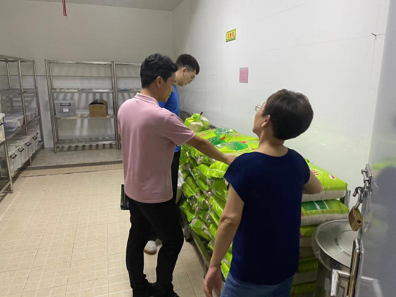 【湖畔·共佑安全】筑牢食堂安全防线，守护校园好“食”光——2024～2025学年第一学期食堂开学工作会议暨食品安全培训会_html_1f407300.jpg