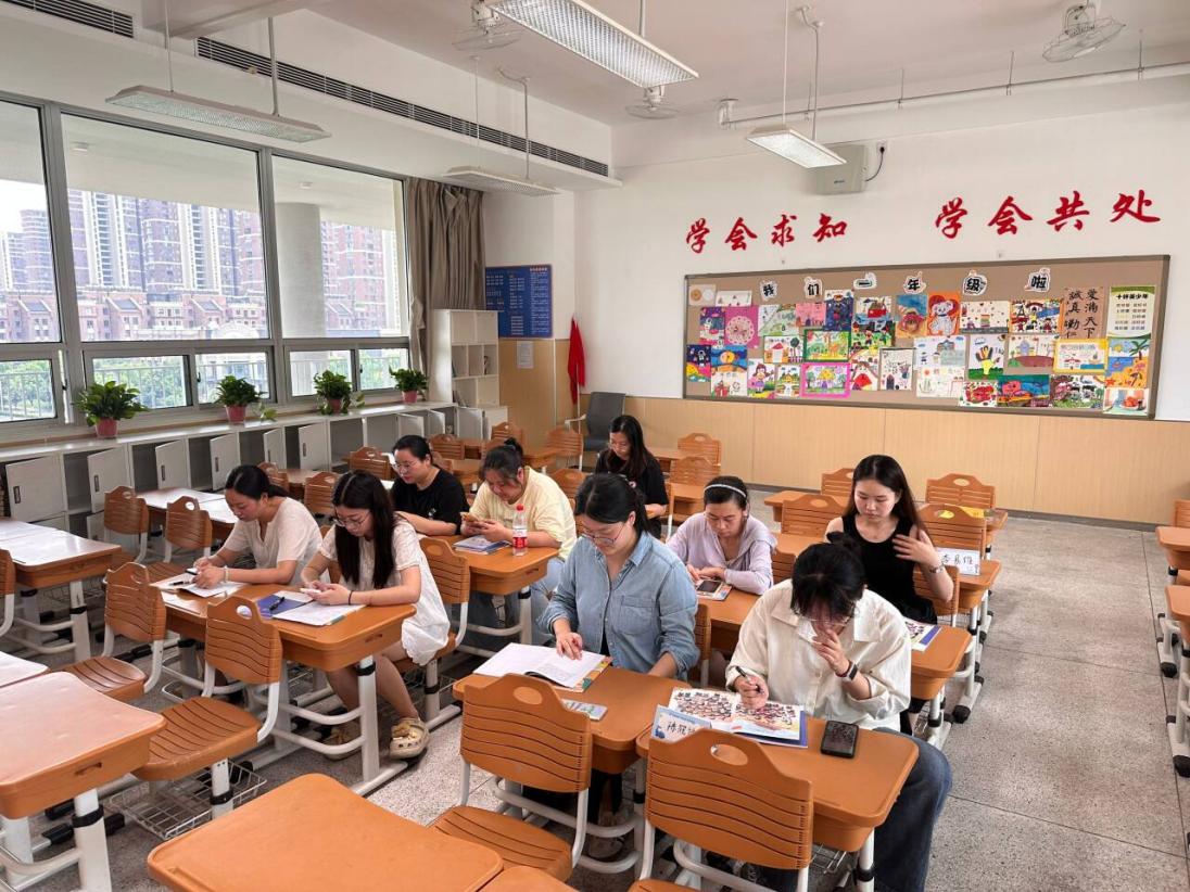 善思而奋进 善研而砺行——记语文组新学期校本研修_html_3110abf.jpg