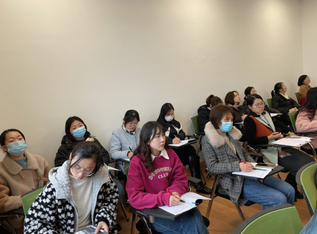 【湖畔•童化课堂】发现规律、利用规律——数学故事汇之课例研讨（133）_html_m7a78cd2.png