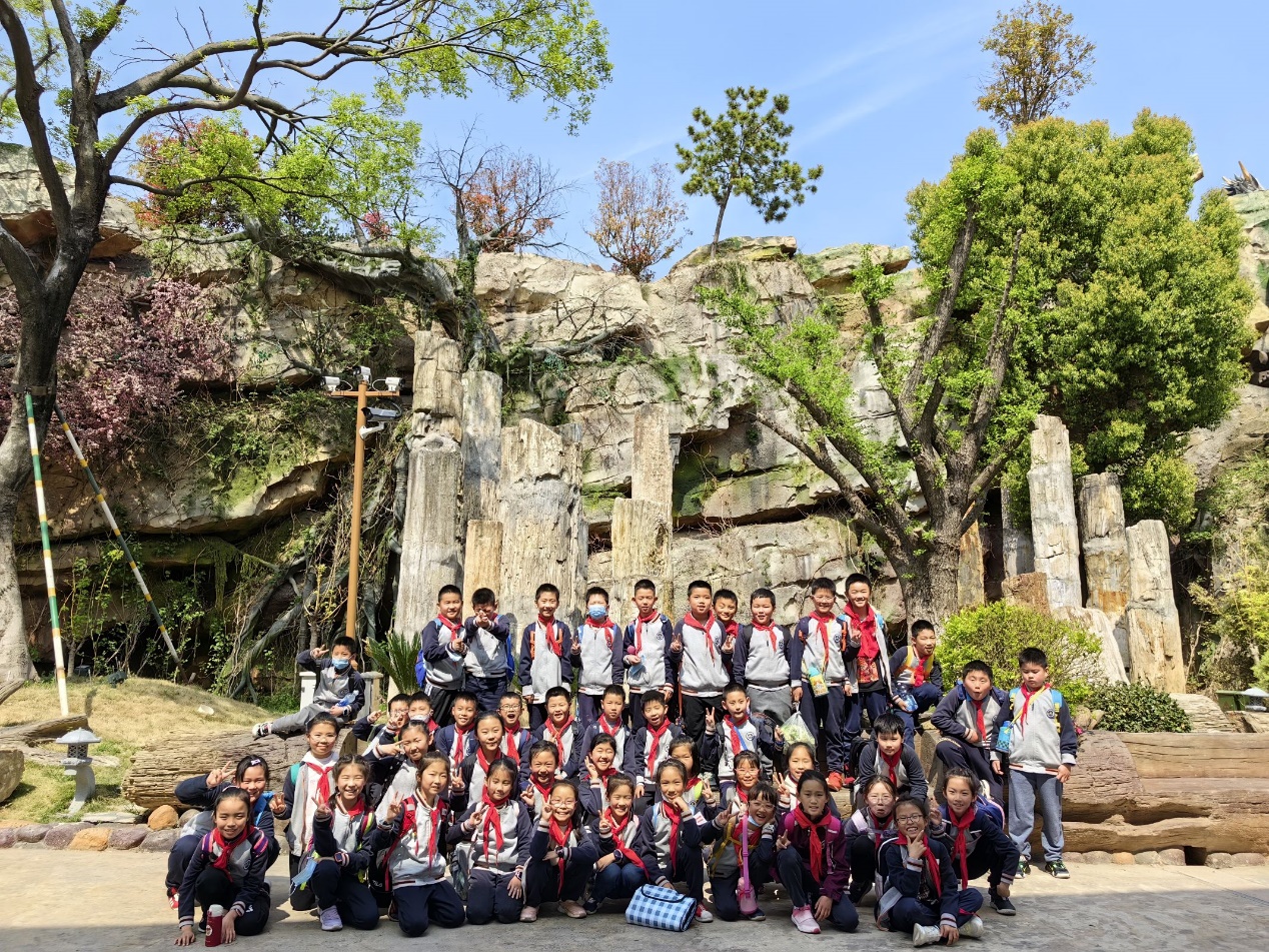 【博学广志】春生万物荣 研学正当时——记金陵小学广志路校区三年级春季社会实践活动_html_41f2c53d.jpg