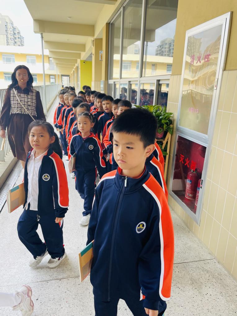 【湖畔·学生活动】习惯立身 我是金小好儿童——金陵小学（仙林湖校区）一年级行为习惯竞赛展示活动_html_30d26401.jpg