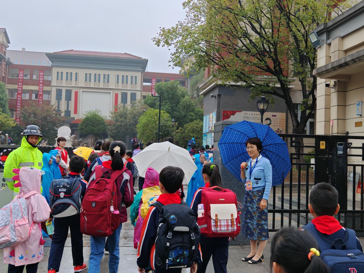 【湖畔·协同育人】课程落实展新篇，督学引领促发展——金陵小学（仙林湖校区）10月专项督导_html_m6c99ed40.jpg