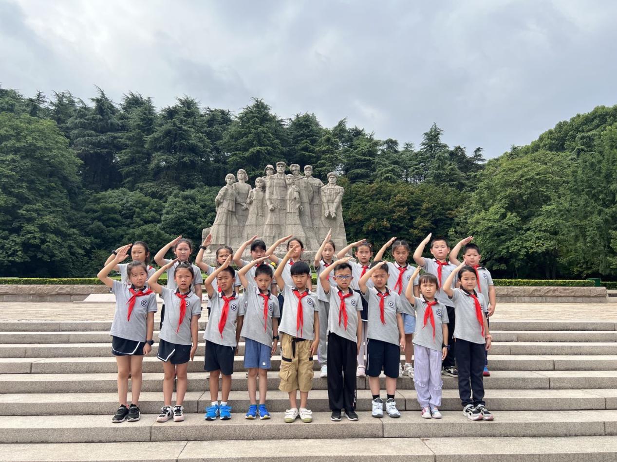 【博学广志】传承红色基因 牢记时代使命——金小广志二年级专题研学活动_html_m29ae246c.jpg