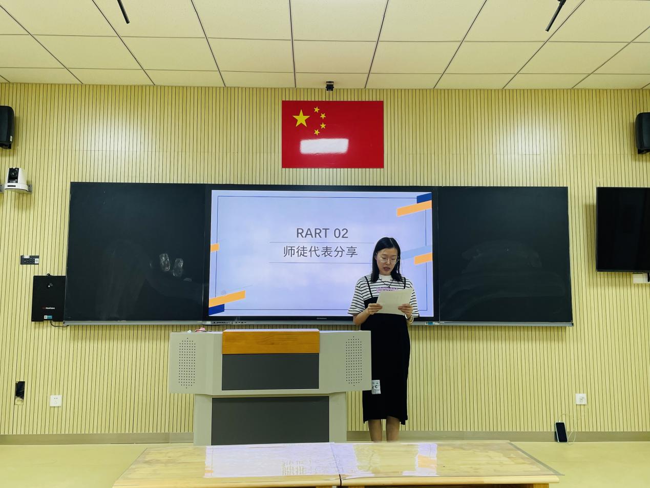 【湖畔光影】薪火相传，匠心筑梦——金陵小学（仙林湖校区）2021-2022学年度第二学期师徒结对总结会_html_m3ac1da61.jpg