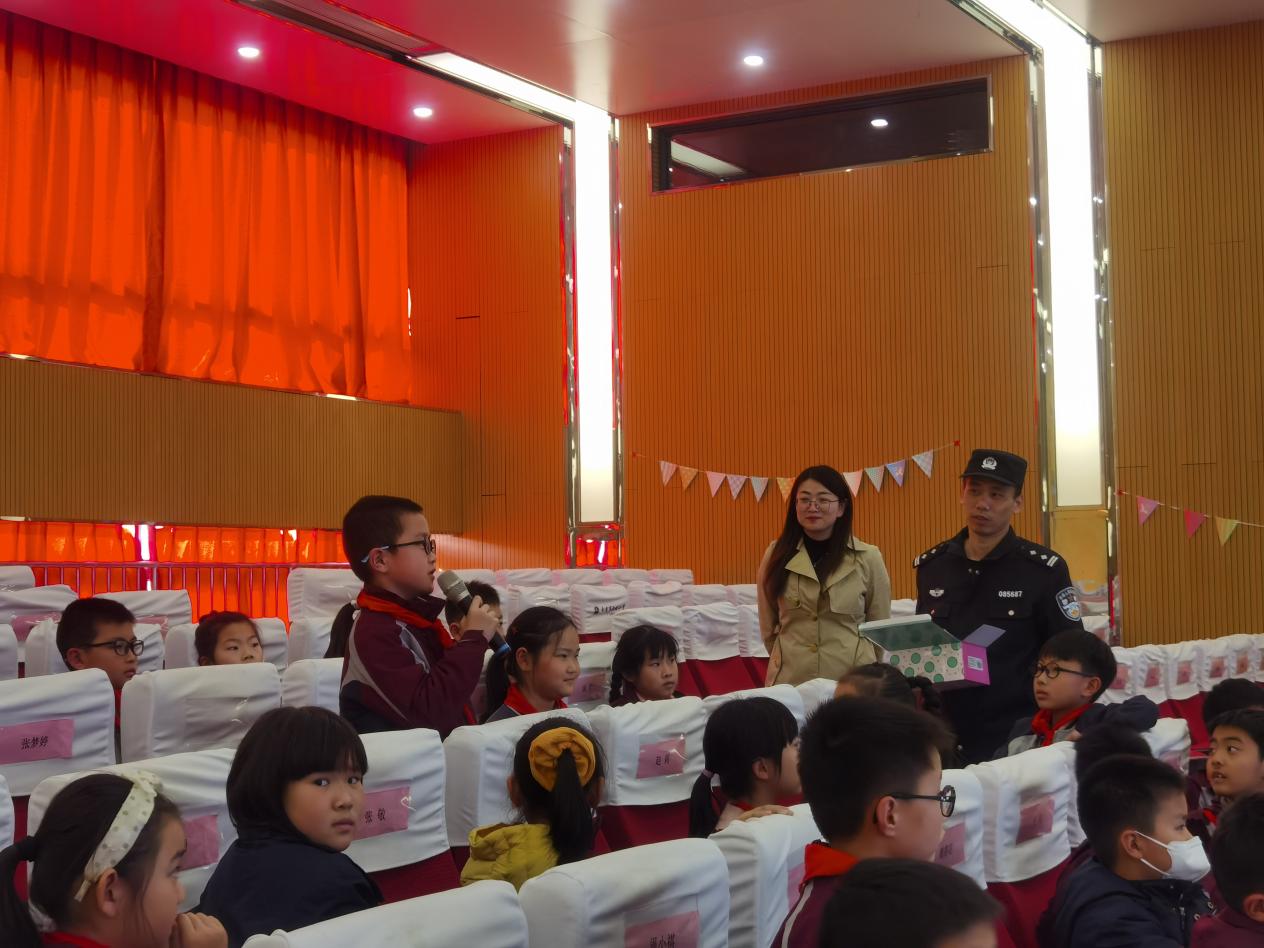 【博学广志】三月春风暖人心，铁路安全进校园_html_m22cd1f2c.jpg
