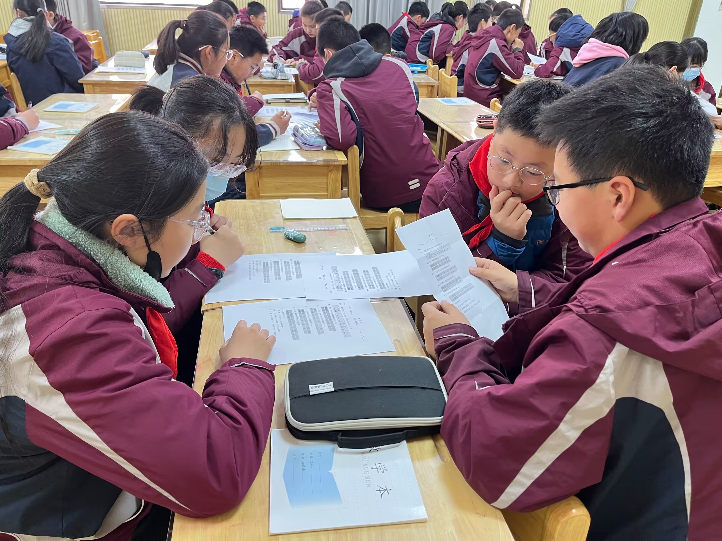 【湖畔·童化课堂】在变化中寻求不变——数学校本研修之课例研讨（165）_html_467facd7.jpg