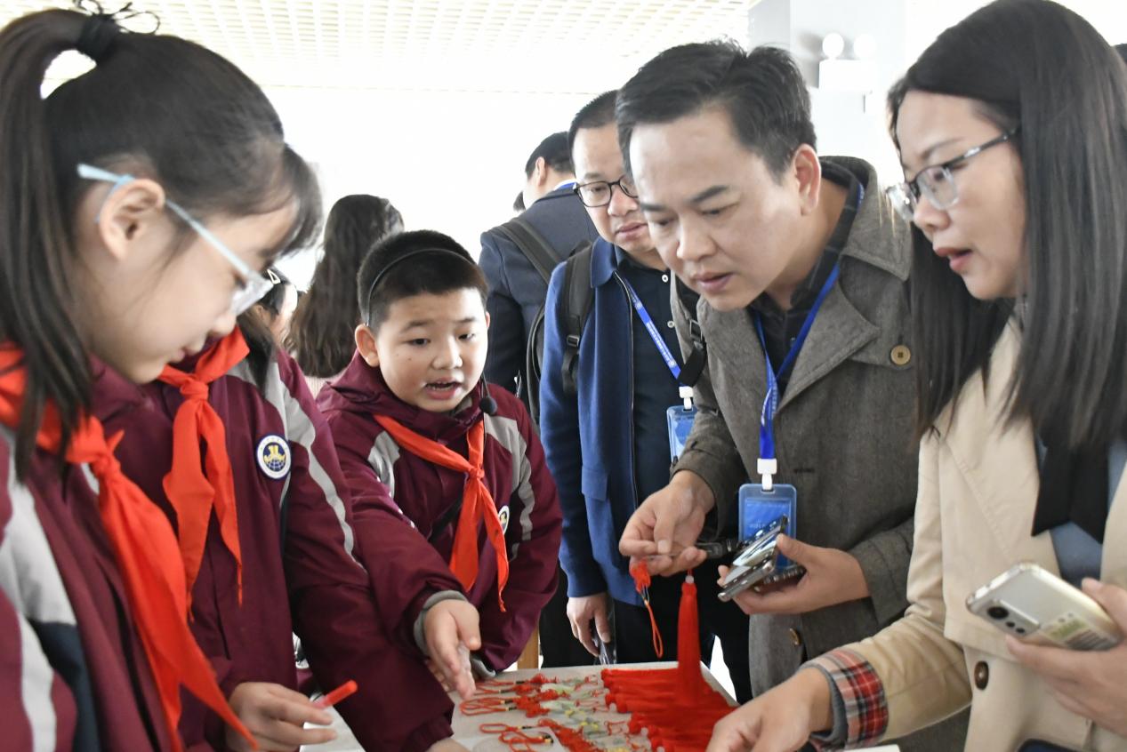【博学广志】知行合一，爱满天下——记厦门同安区校长培训班走进金陵小学（广志路校区）_html_m640012ef.jpg