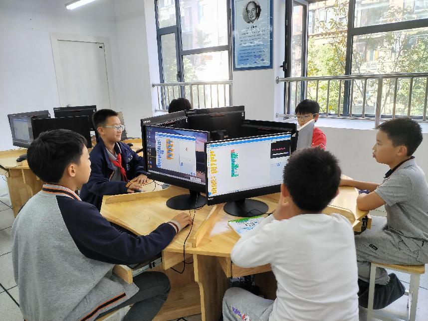 【博学广志】趣味编程，开启创意之旅——记金陵小学（广志路校区）Scratch创意编程比赛_html_m55419213.jpg