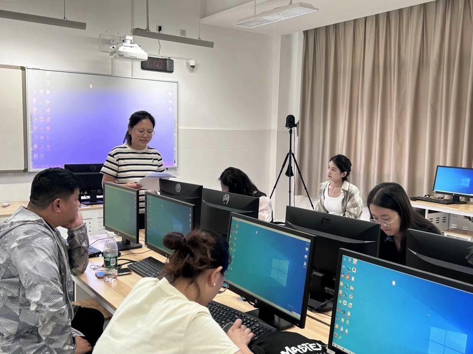 【湖畔·童化课堂】以问题链为导向的大单元教学实践研究——记栖霞区第四周小学信息科技主题课例研修活动_html_m6abb3993.jpg