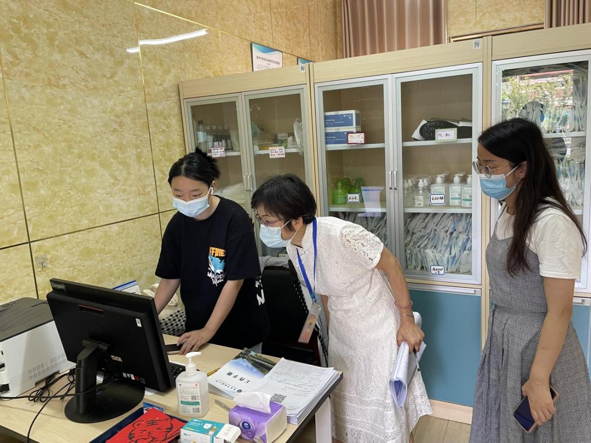 【湖畔光影】开学督查促提升，凝心聚力启征程—记金陵小学（仙林湖校区）9月份迎接“双减”及课后服务专项督导检查_html_760bc786.jpg