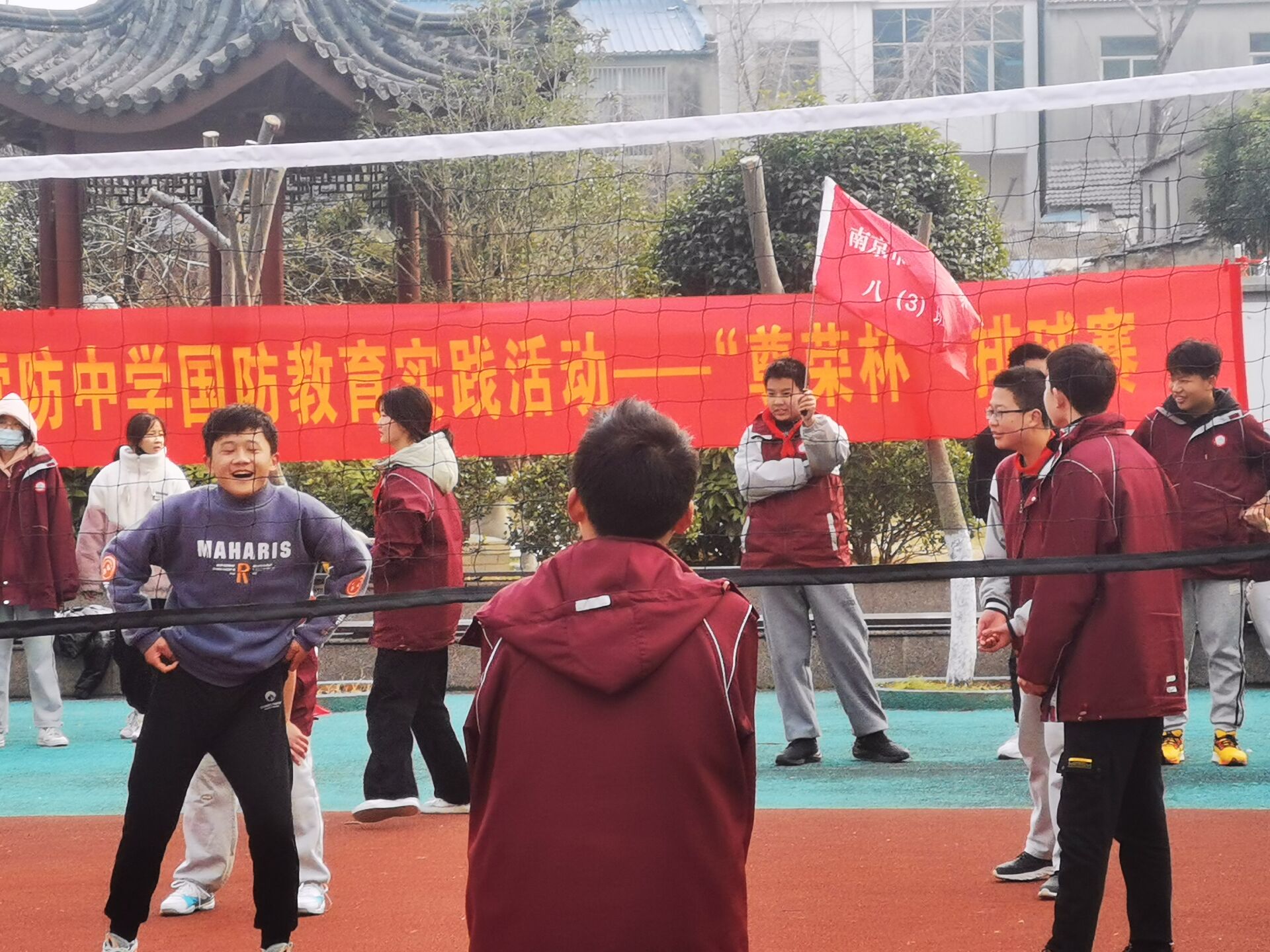 【尊荣营中】弘扬女排精神 阳光健康成长  ——营防中学开展国防教育实践活动——八年级“尊荣杯”排球联赛