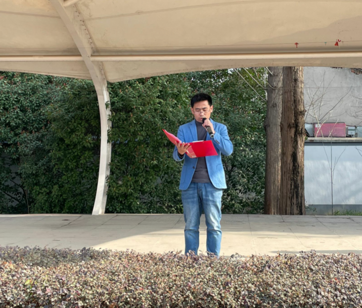 【尊荣营中】为青春护航 与法治同行  ——营防中学第六周主题晨会