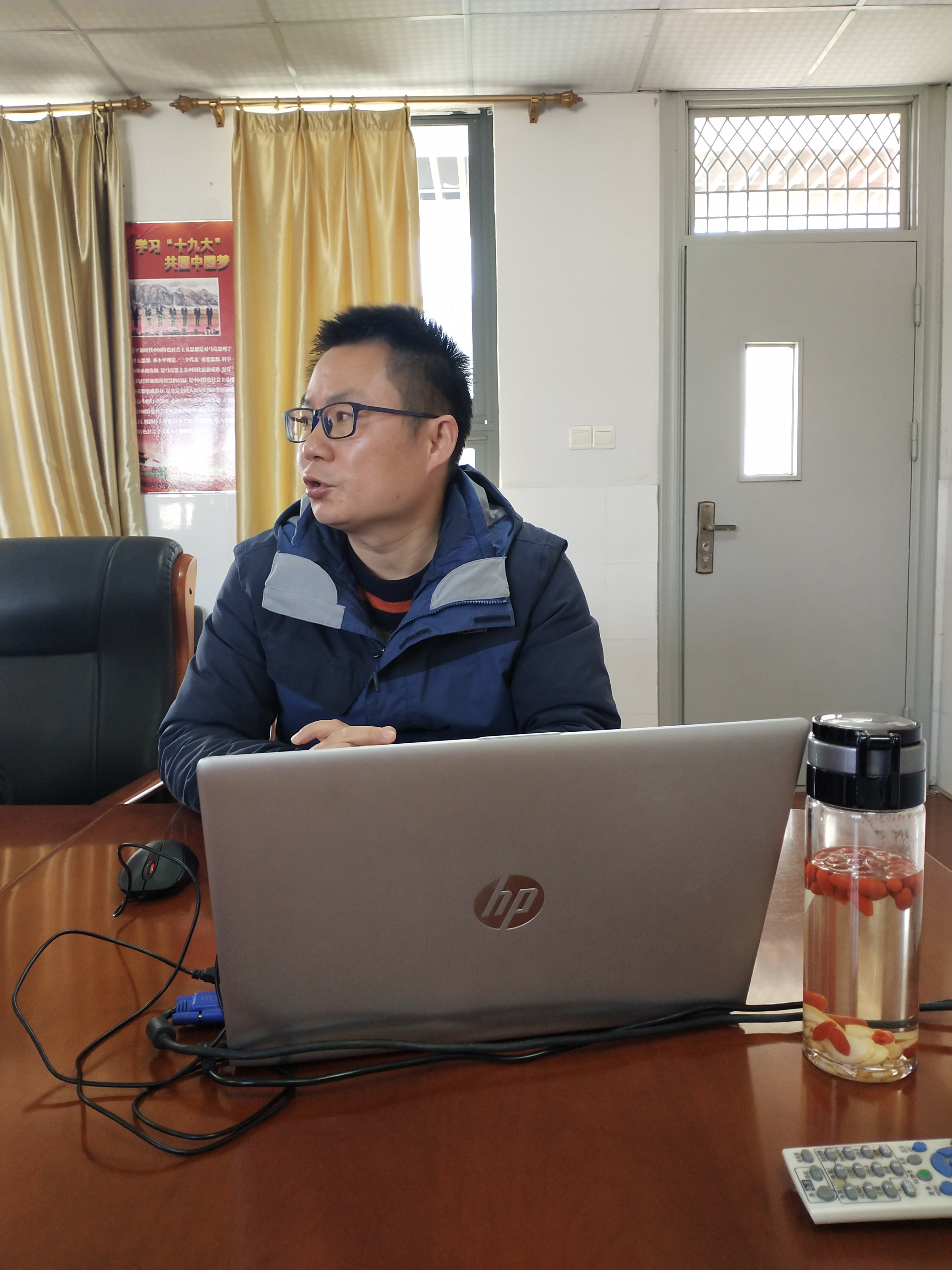 营防中学党支部开展十九届五中全会全体会议学习公报_html_5136189b.jpg