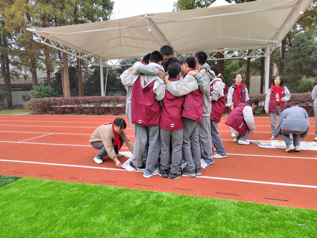 【尊荣营中】“同舟共济，团结一致”——南京市营防中学开展心理团辅活动_html_m1843dd24.jpg