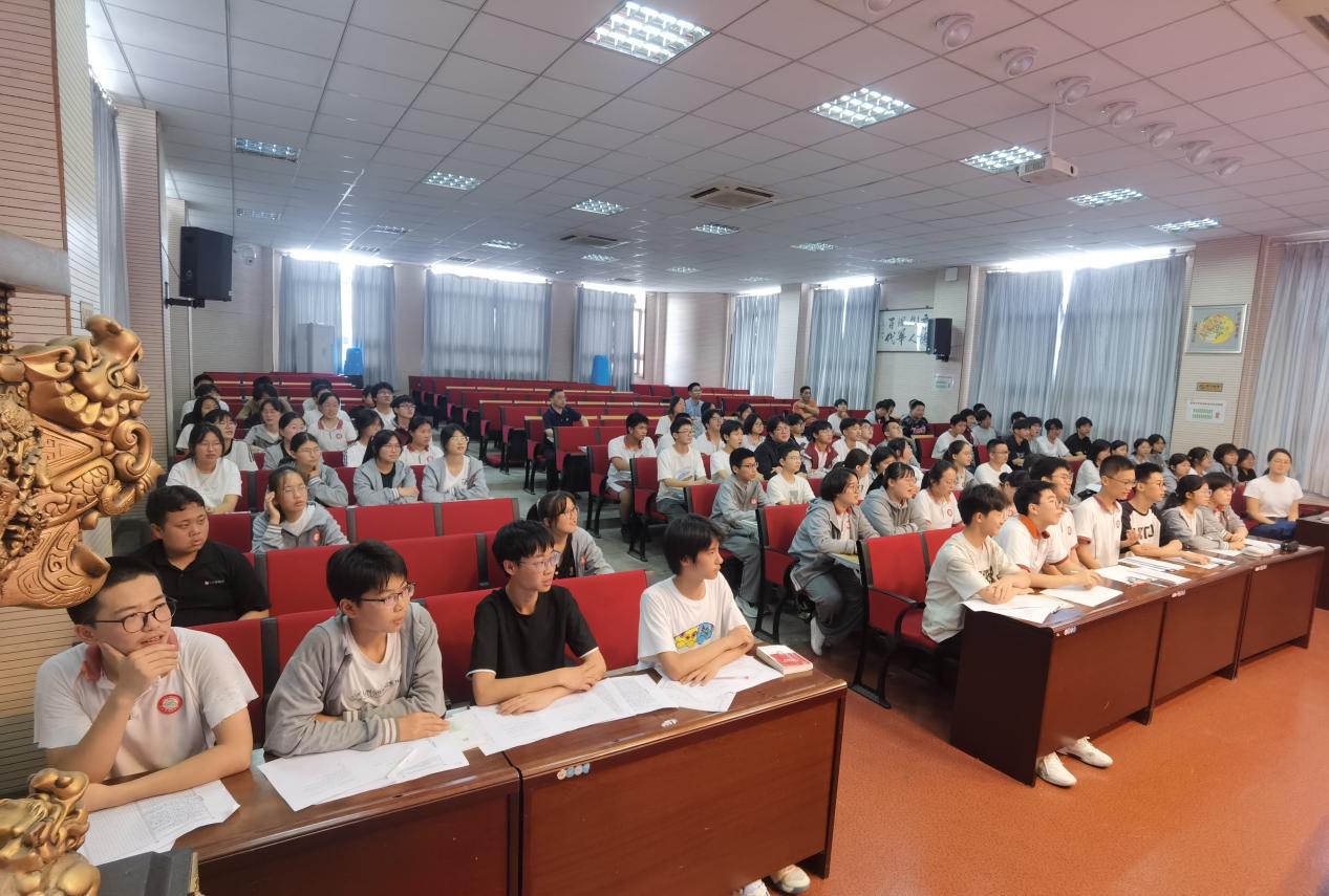 语文学科新闻报道_html_m1d848d3f.jpg