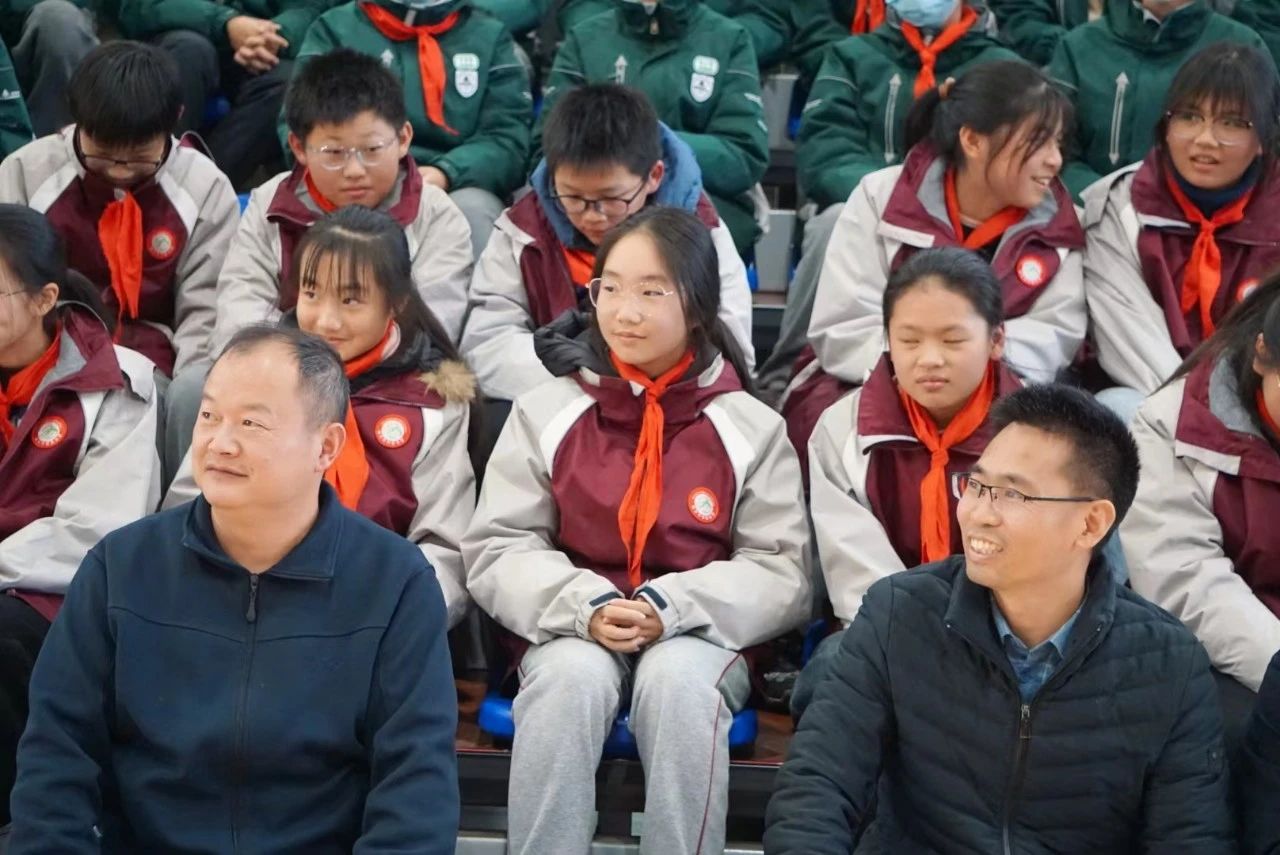 种下一颗科学的种子_html_m7651ce02.jpg