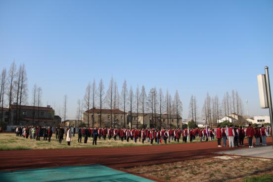 营防中学开学第一天报道_html_m13a6b02e.jpg