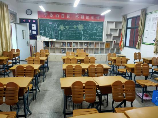 【尊荣营中】凝心聚力开好头 铆足牛劲向前冲  ——营防中学开学第一天