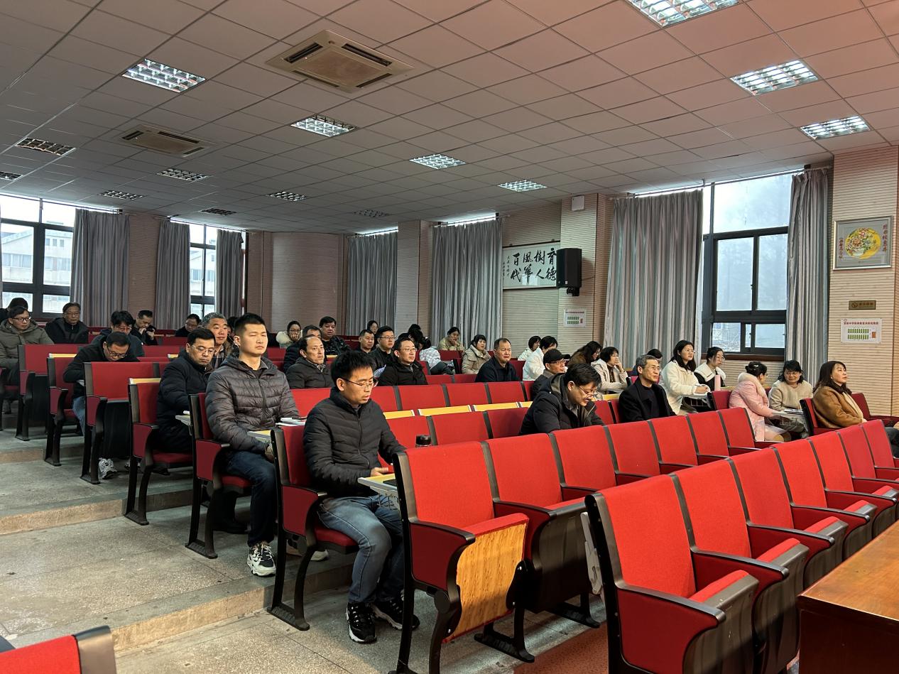 （尊荣营中）新岁新起点 奋斗正当时——营防中学召开2023-2024学年第二学期开学教师会 (1)_html_m6329bef9.jpg