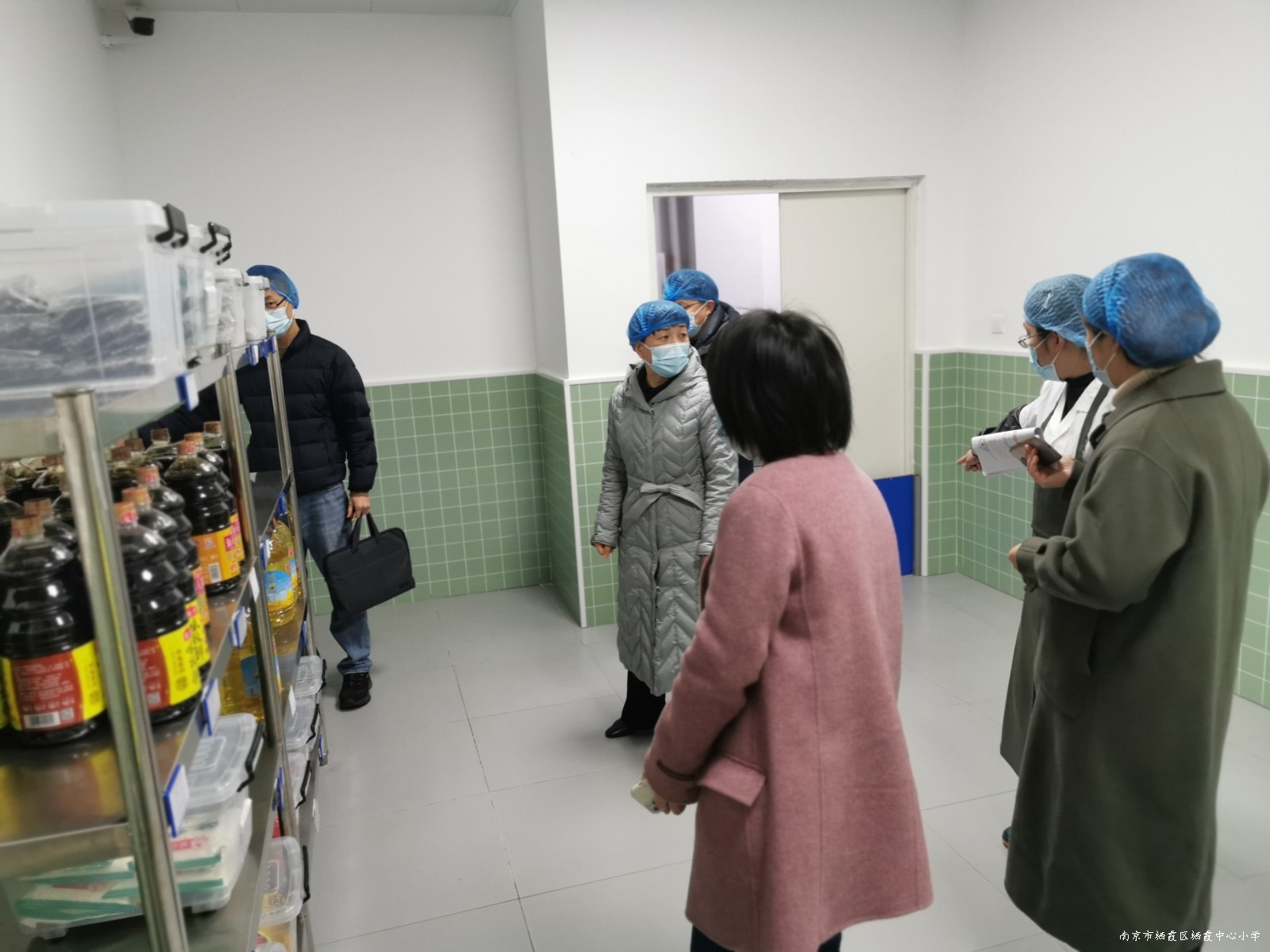20240306南外仙林分校华侨城小学接受南京市校园食品安全排查整治互查专项行动互查工作2.jpg