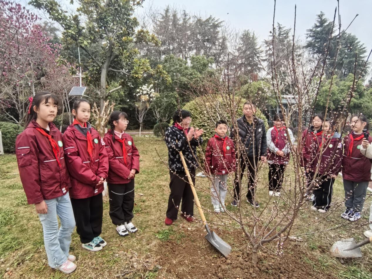 燕小陶娃共植教育梦_html_61968851.jpg