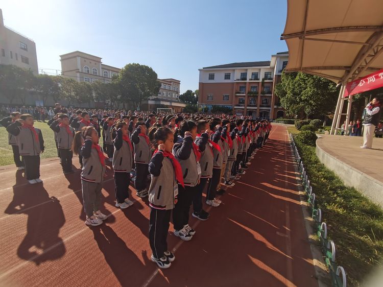 课题研究是推动教学不断前行和发展的动力_html_m5ac40039.jpg