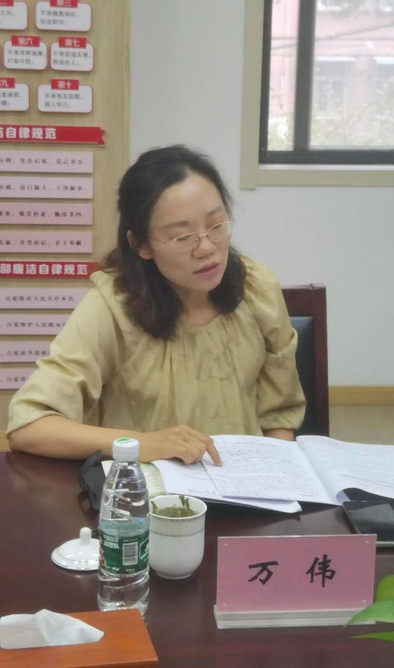 为扎实推进我校规划课题研究步伐_html_778480a1.jpg