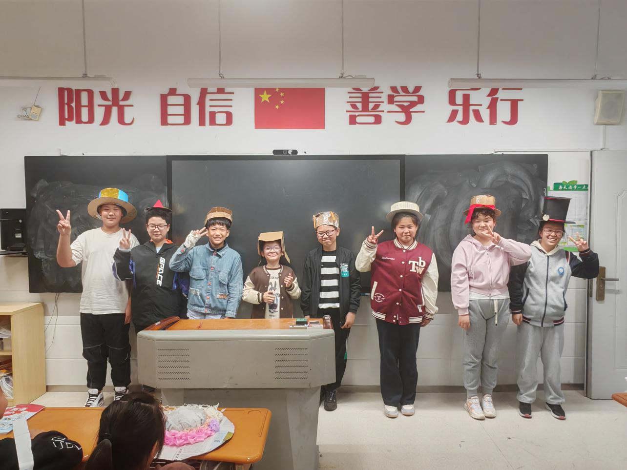 旧物变霓裳 环保我在行_html_4bfbc236.jpg