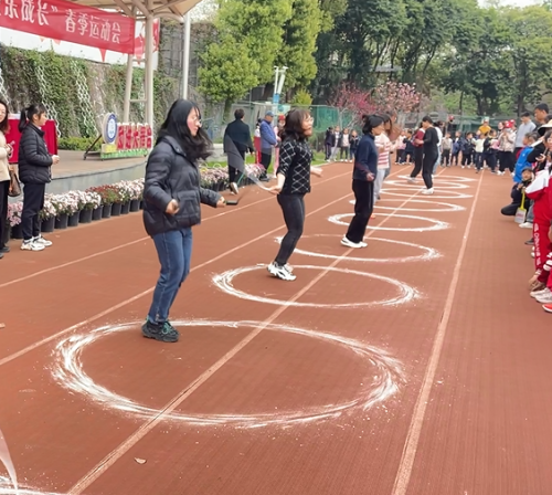 幕府山庄小学“阳光运动 快乐成长”春季运动会(2)(1)_html_14f8ea3a.png