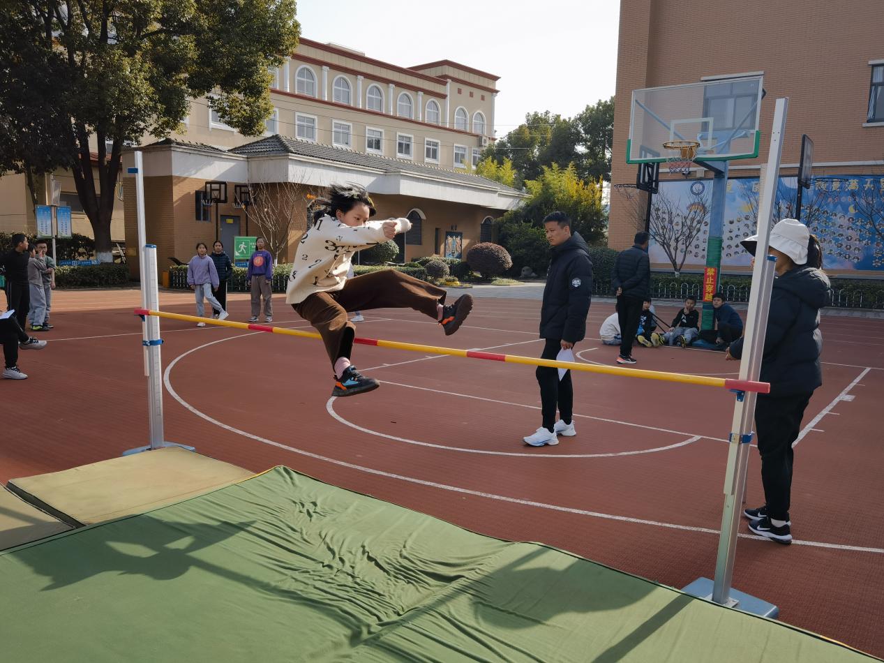 幕府山庄小学第六届冬季运动会(1)_html_7c5d0dd3.jpg