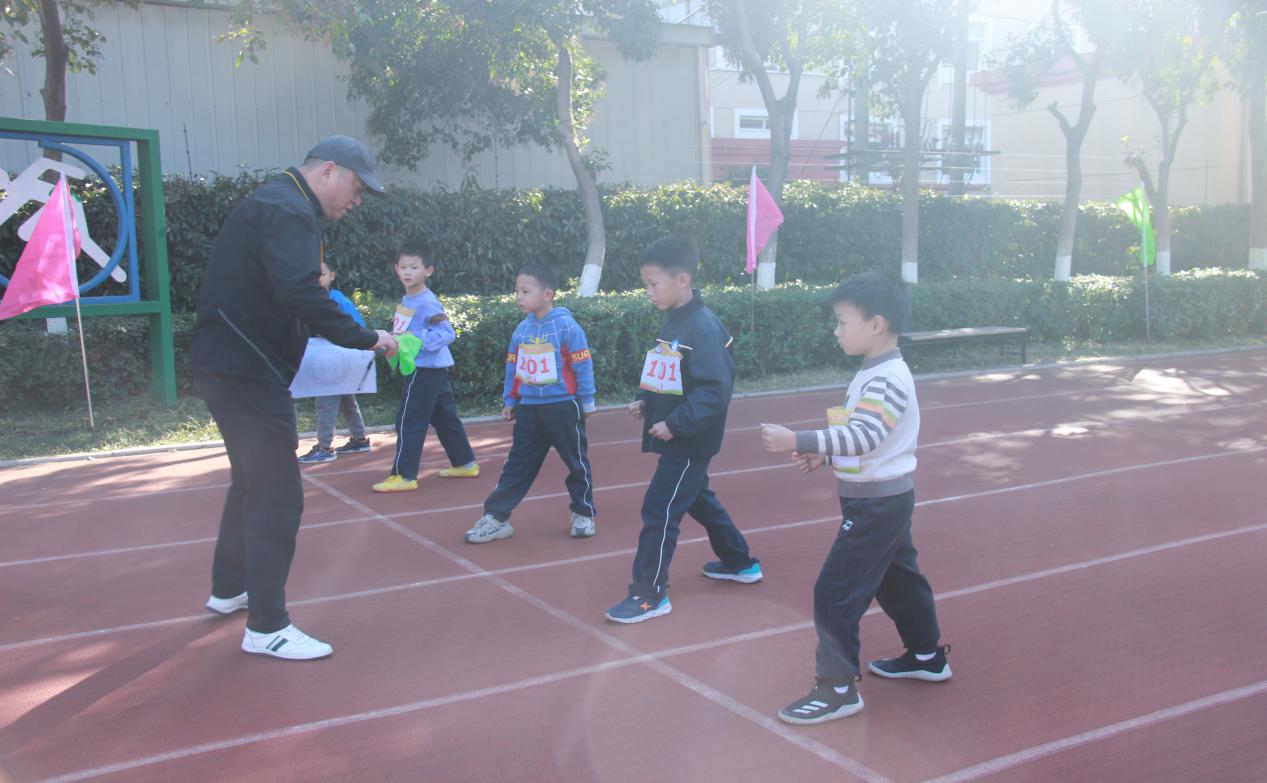 幕府山庄小学第六届冬季运动会(1)_html_m634b869d.jpg