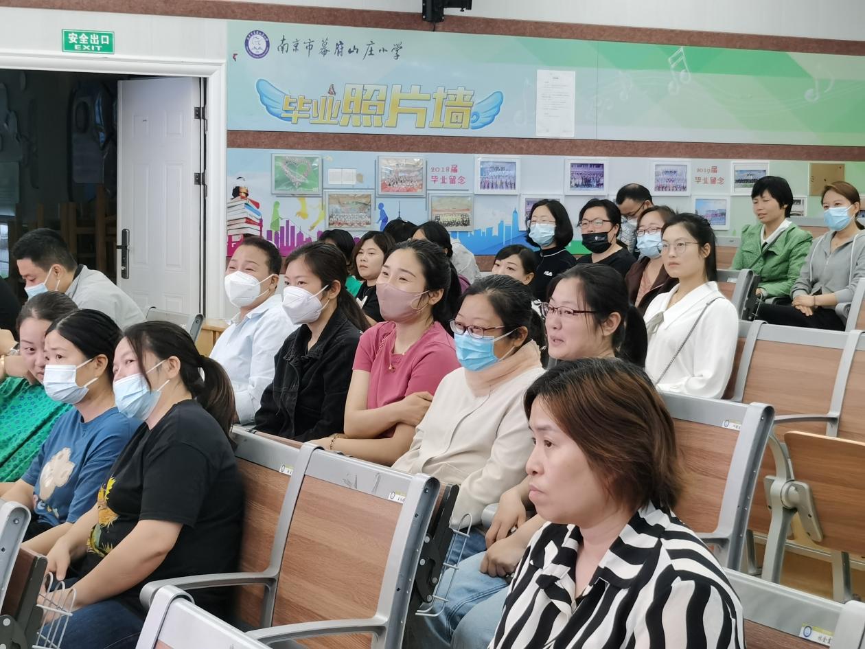 家校社讲座新闻稿 5.14_html_2252a4c2.jpg