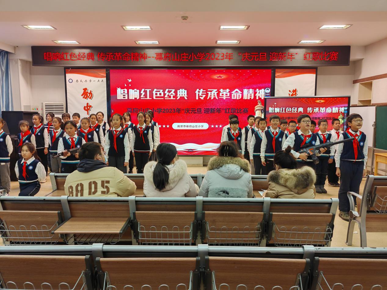 唱响红色经典 传承革命精神 红歌报道_html_m4736b147.jpg