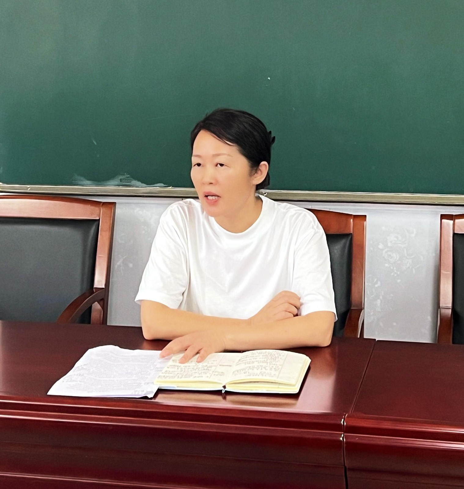 郭红霞校长.jpg