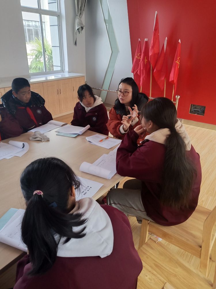 八卦洲中学中学图书馆班级图书角图书清理会议_html_1c75d321.jpg