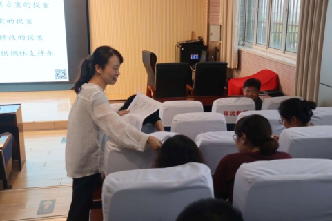 凝心聚力绘新卷 民主协商促发展——中桥中学第五届第四次教职工大会成功召开_html_m294a0749.jpg