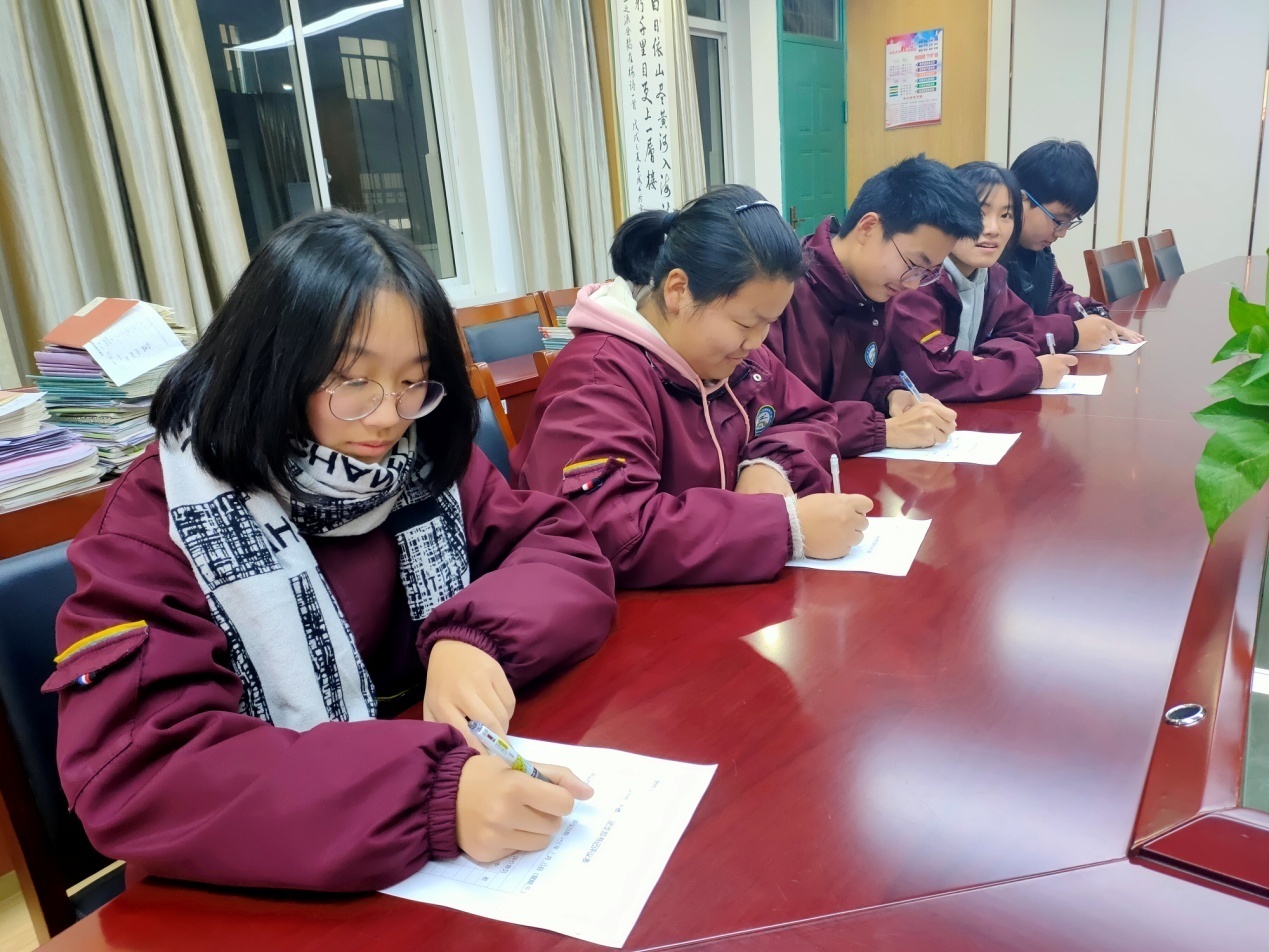 2020年中桥中学”双述双评“工作总结会议新闻稿_html_6f9c18cf.jpg